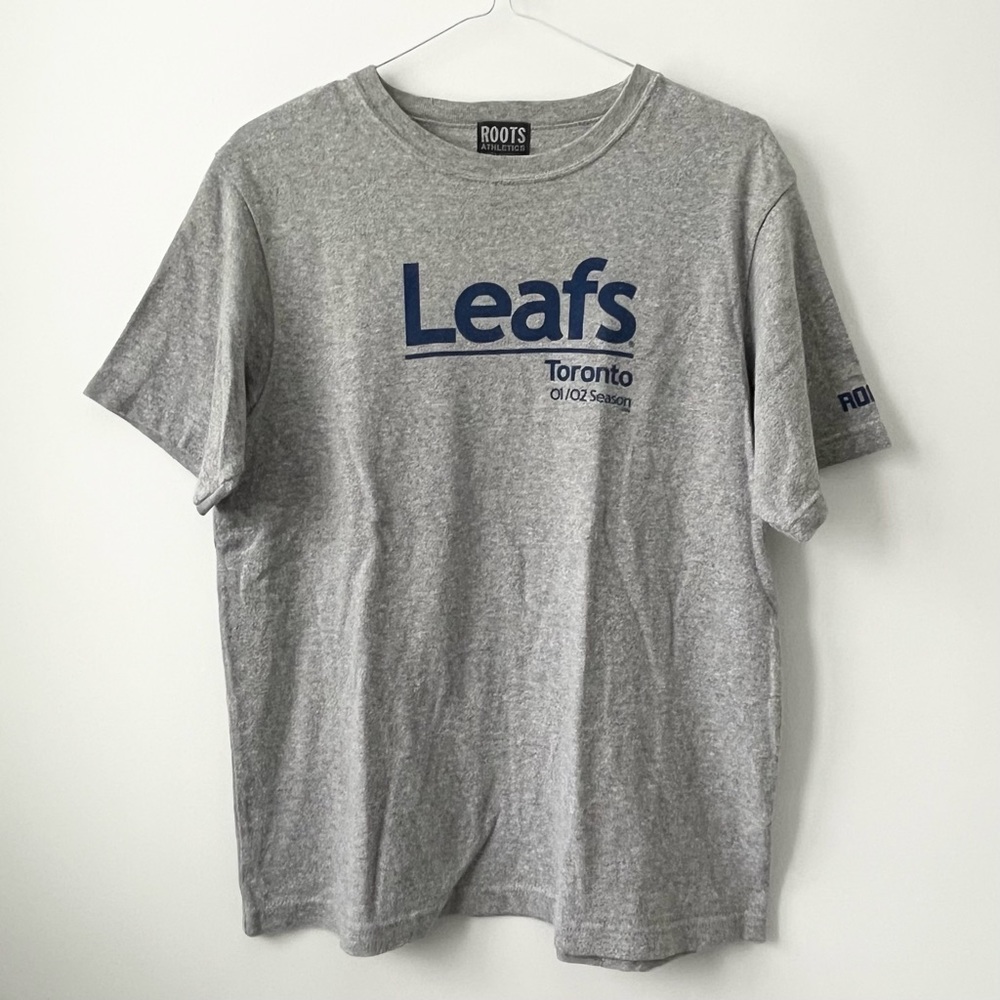 VINTAGE Toronto Maple Leafs NHL 01/02 Season T-Shirt